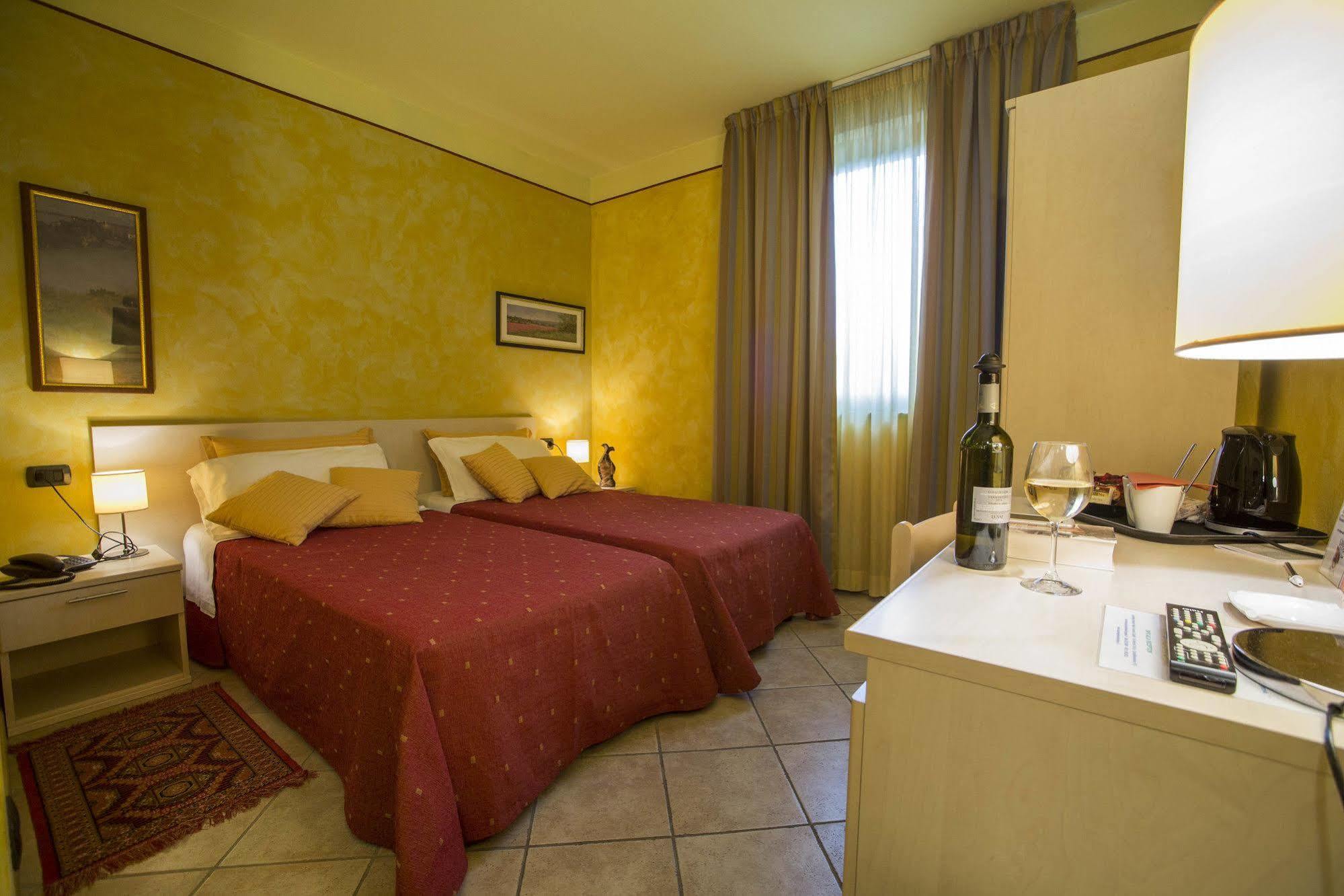 L'Antica Sosta Hotel Castelfiorentino Exterior photo